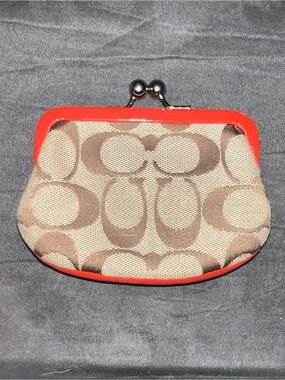 VINTAGE COACH Kisslock Coin Pouch Wallet Tan
Jacquard w Red Leather w Silver